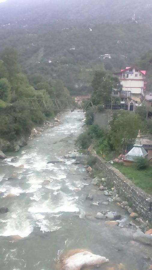 Hotel Mansarovar Banjār Exteriér fotografie