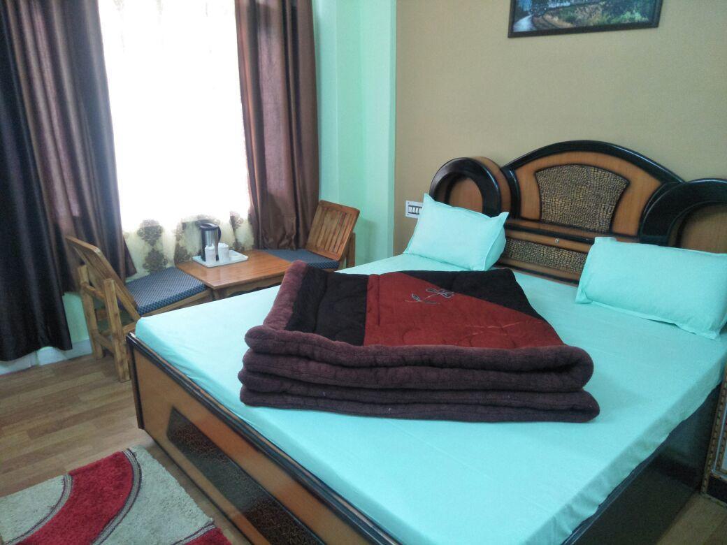 Hotel Mansarovar Banjār Exteriér fotografie