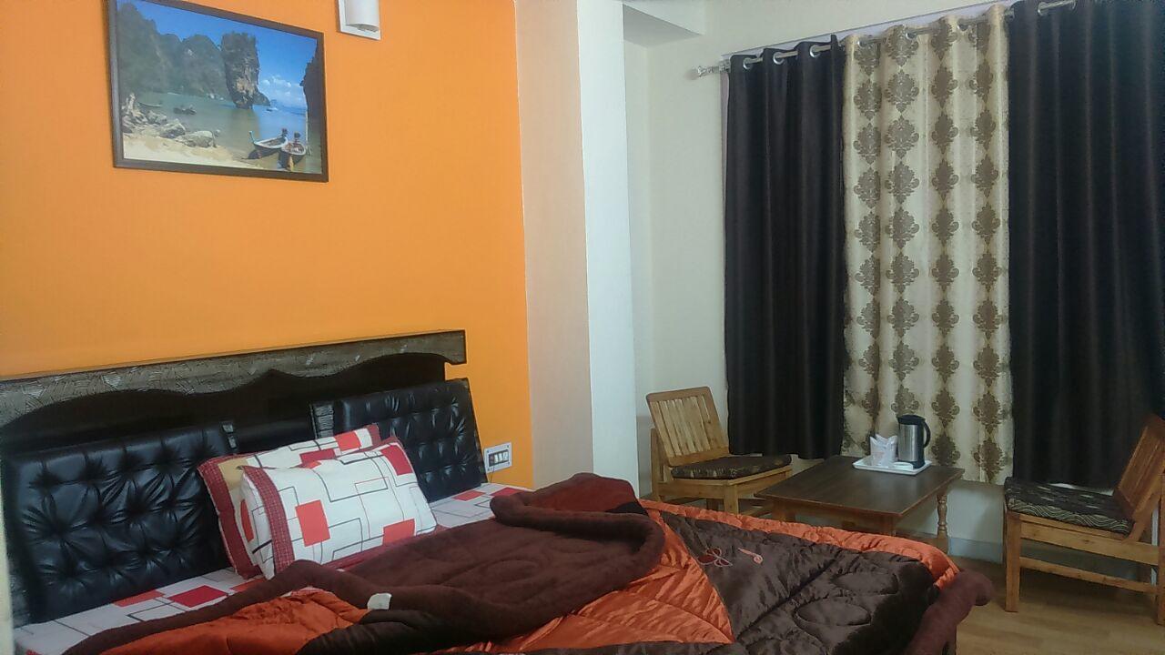 Hotel Mansarovar Banjār Exteriér fotografie